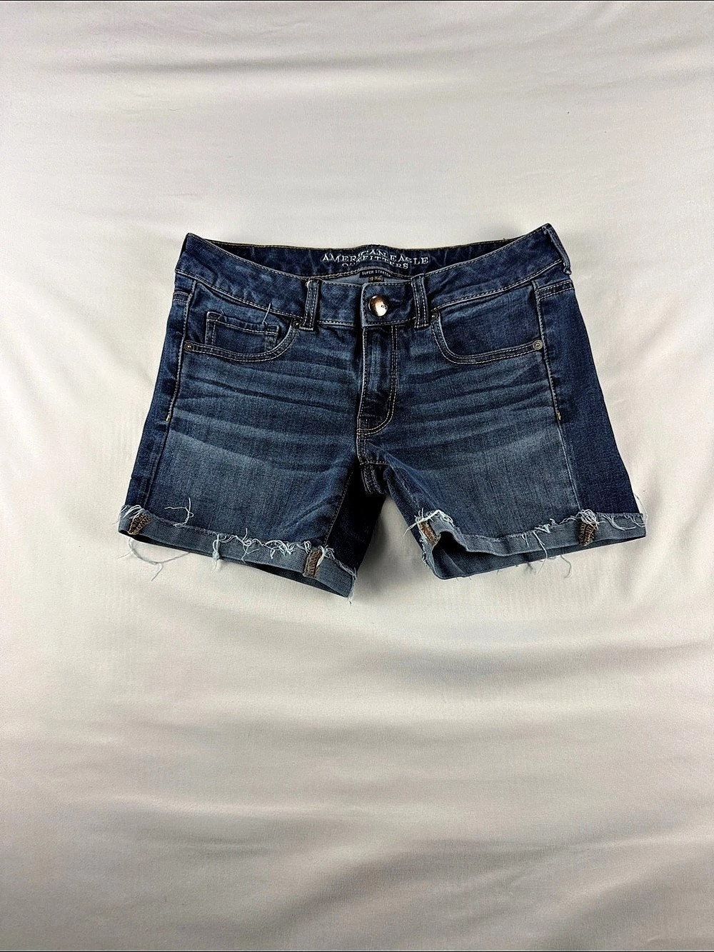 American Eagle Low Rise Midi Denim Shorts Women’s 6 Stretch 4.5” Inseam